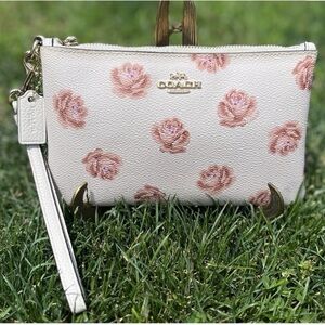 Coach Corner Zip Wristlet Cream With Floral Pink Rose Print With Hangtag